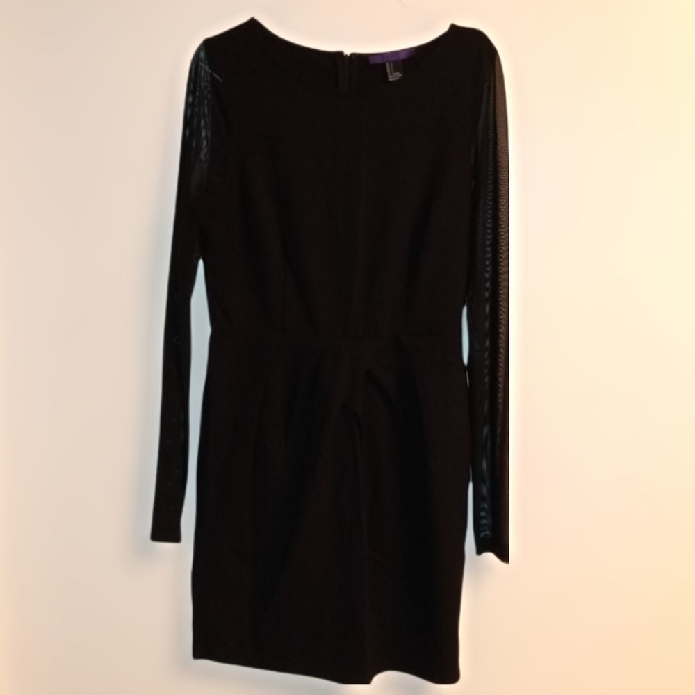 Forever 21 Cute Black Dress with Sheer Long Sleeves .          🖤🖤